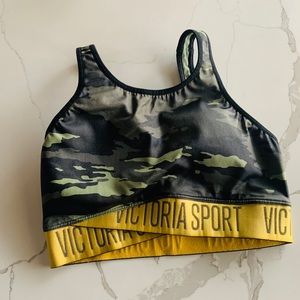 Victoria Sport sport bra camo size small